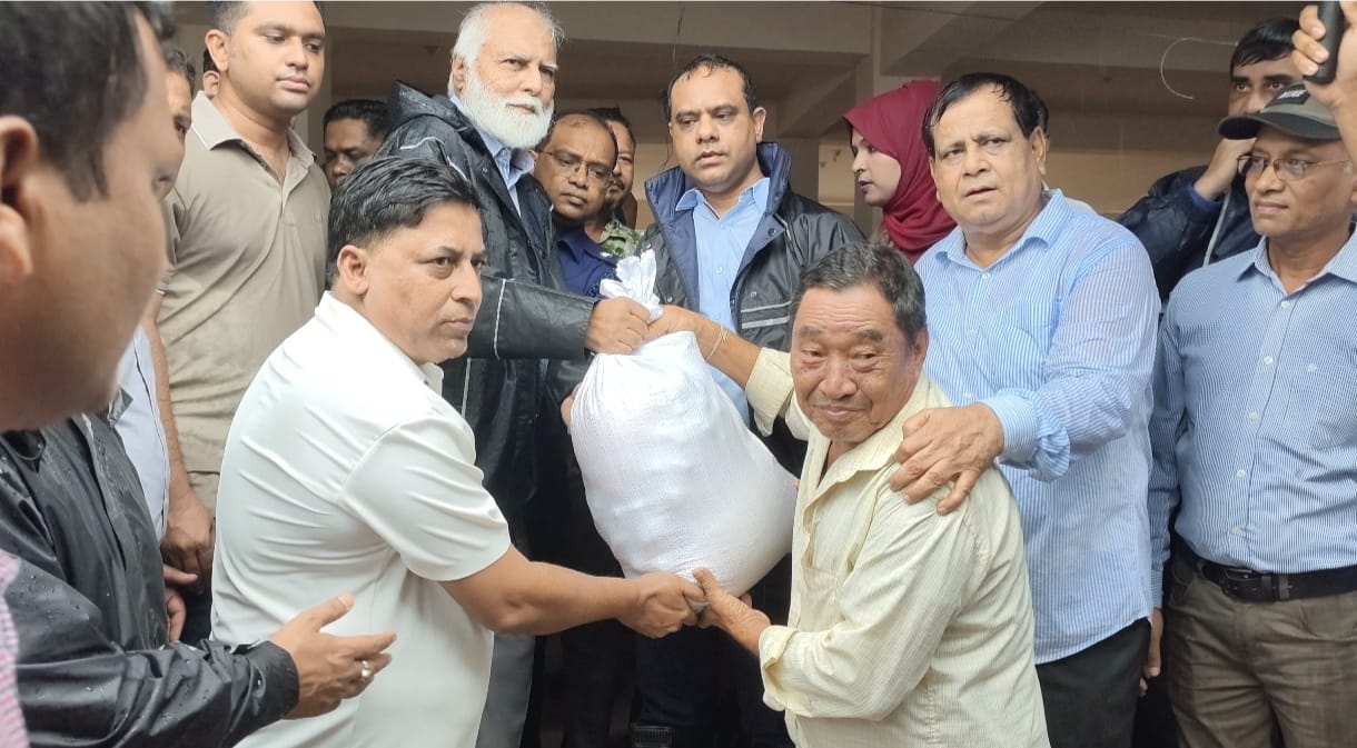 উদ্ধার কার্যক্রম ও ত্রাণের কোনো কমতি নেই: দুর্যোগ ব্যবস্থাপনা প্রতিমন্ত্রী